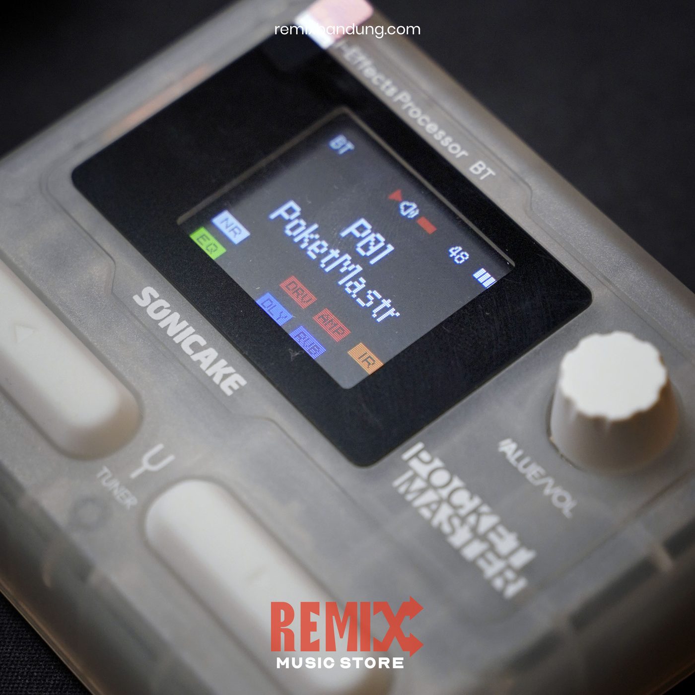 Tampak dekat layar warna dan tombol kontrol Sonicake Pocket Master